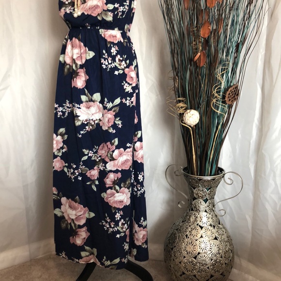 🆕 Floral Cami Dress - Picture 3 of 7